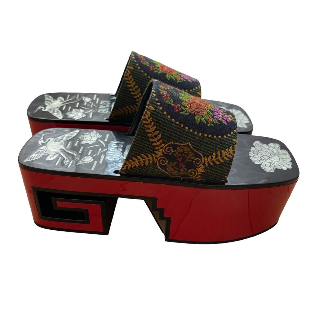 Gorgeous Gucci Black & Red Platform Heels